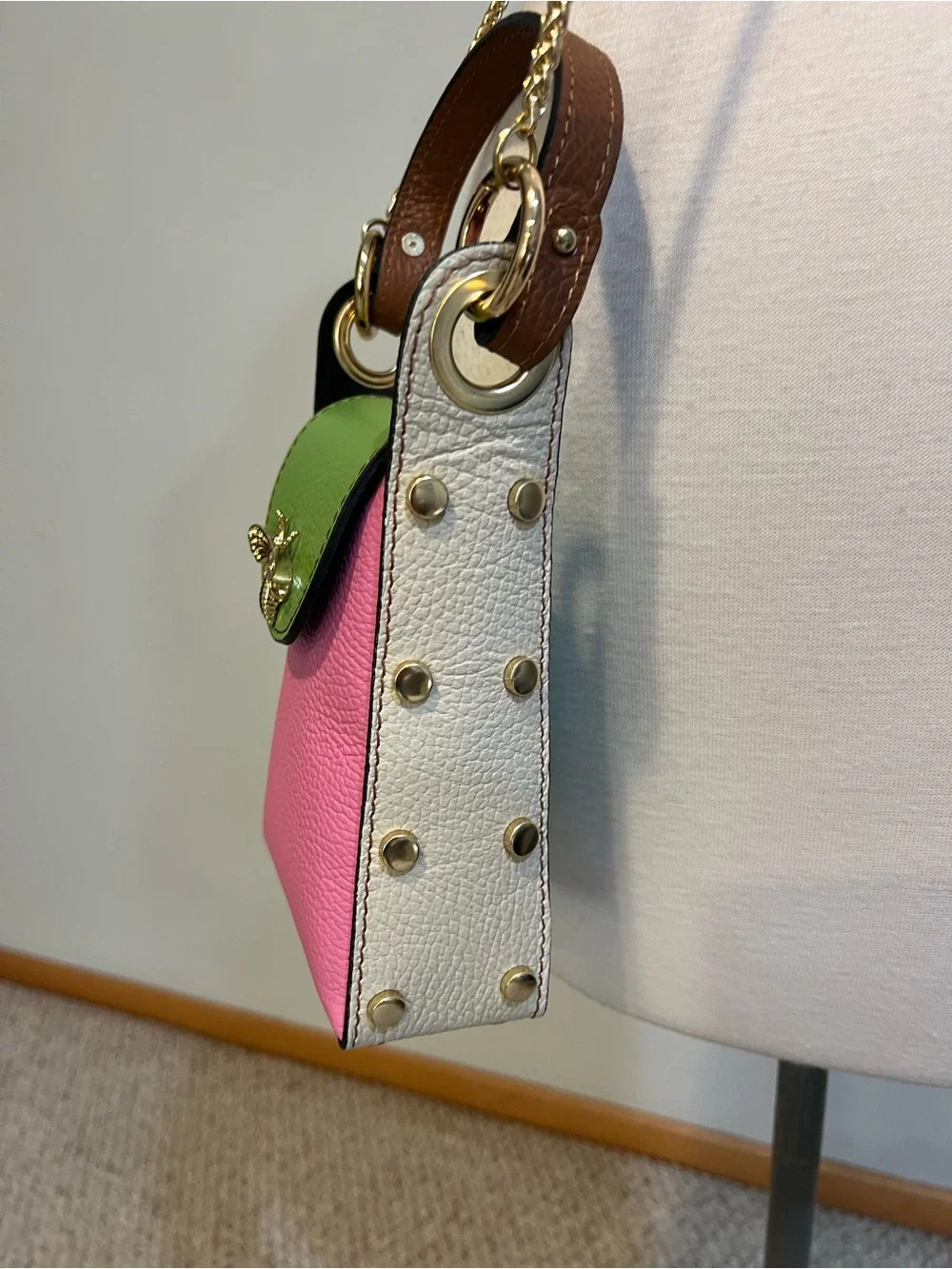 Cassette - the Bee Bag -Mini Crossbody Bag - Picture 3 of 14